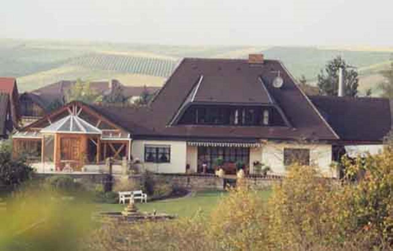 Landhaus Schmitt Apartment Sommerach Bagian luar foto